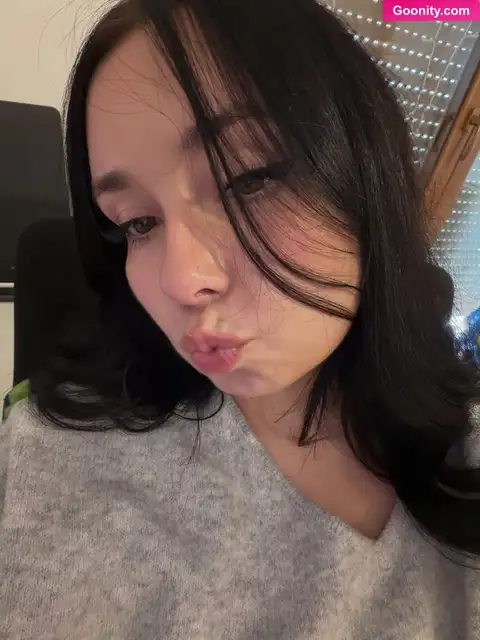 Mini Loonaa - Nude Photo 450