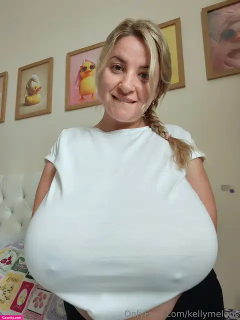 KELLY MELONS  photo 8