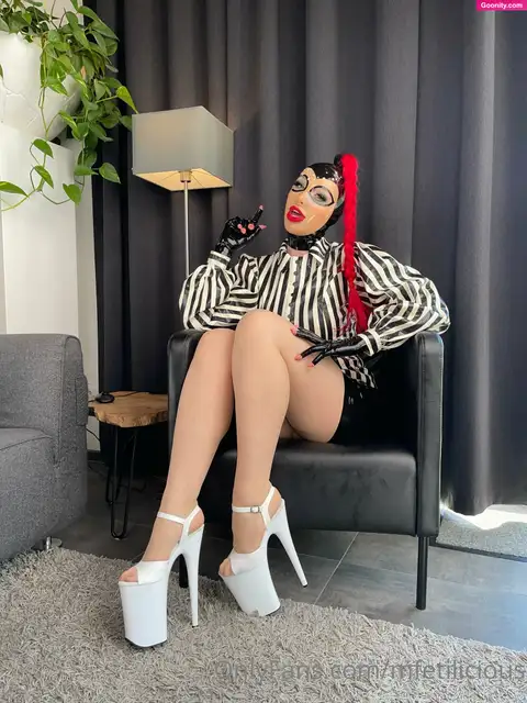Miss Fetilicious photo 5