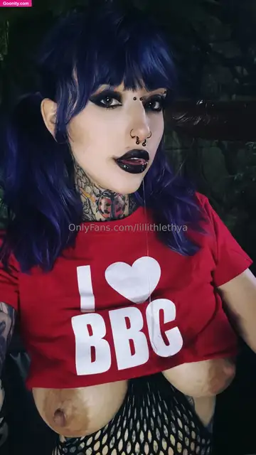 Goth M0mmy Lilli photo 143