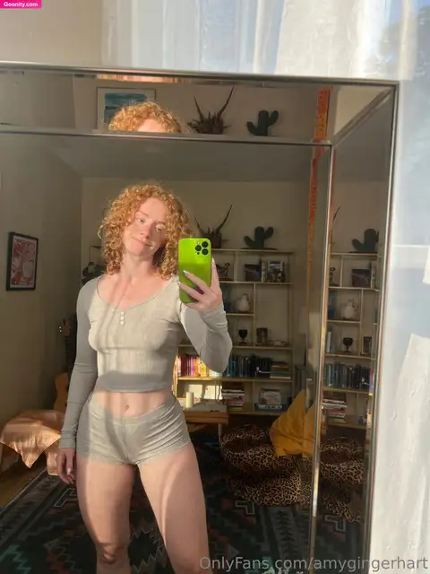 Amy Hart photo 68