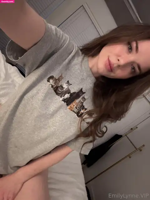 Emily Lynne 🍑 photo 96