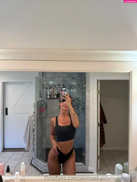 Ski Mask Girl Uncensored Toned Body In Black Workout Gear Nude OnlyFans Photo