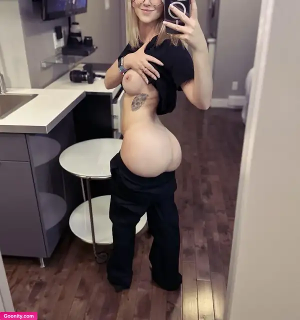 Emma Jones - Nude Leaked Photo 11