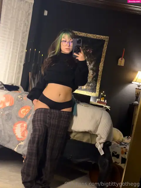 Big Titty Goth Egg photo 9