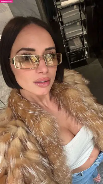 Yesjulz photo 23