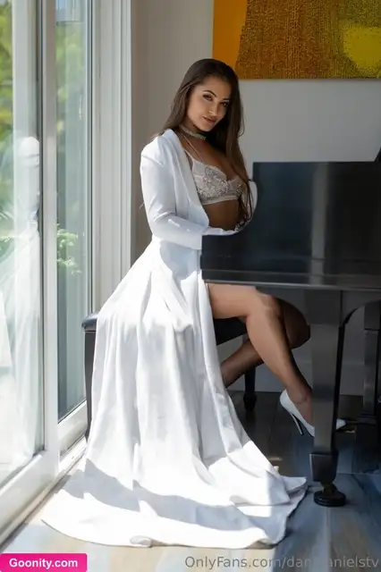 Dani Daniels photo 156