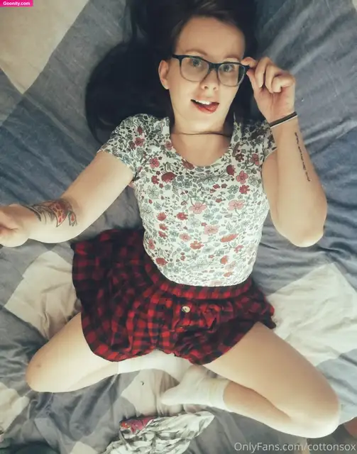 Alice CottonSox photo 555