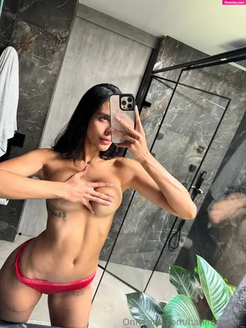 Hannah Miller photo 180