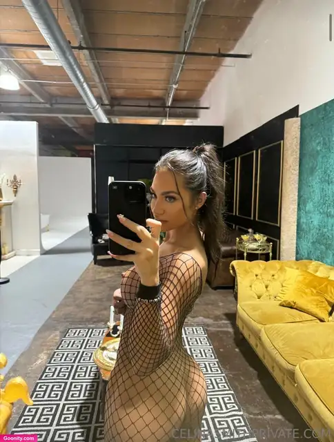 Celina Smith photo 39
